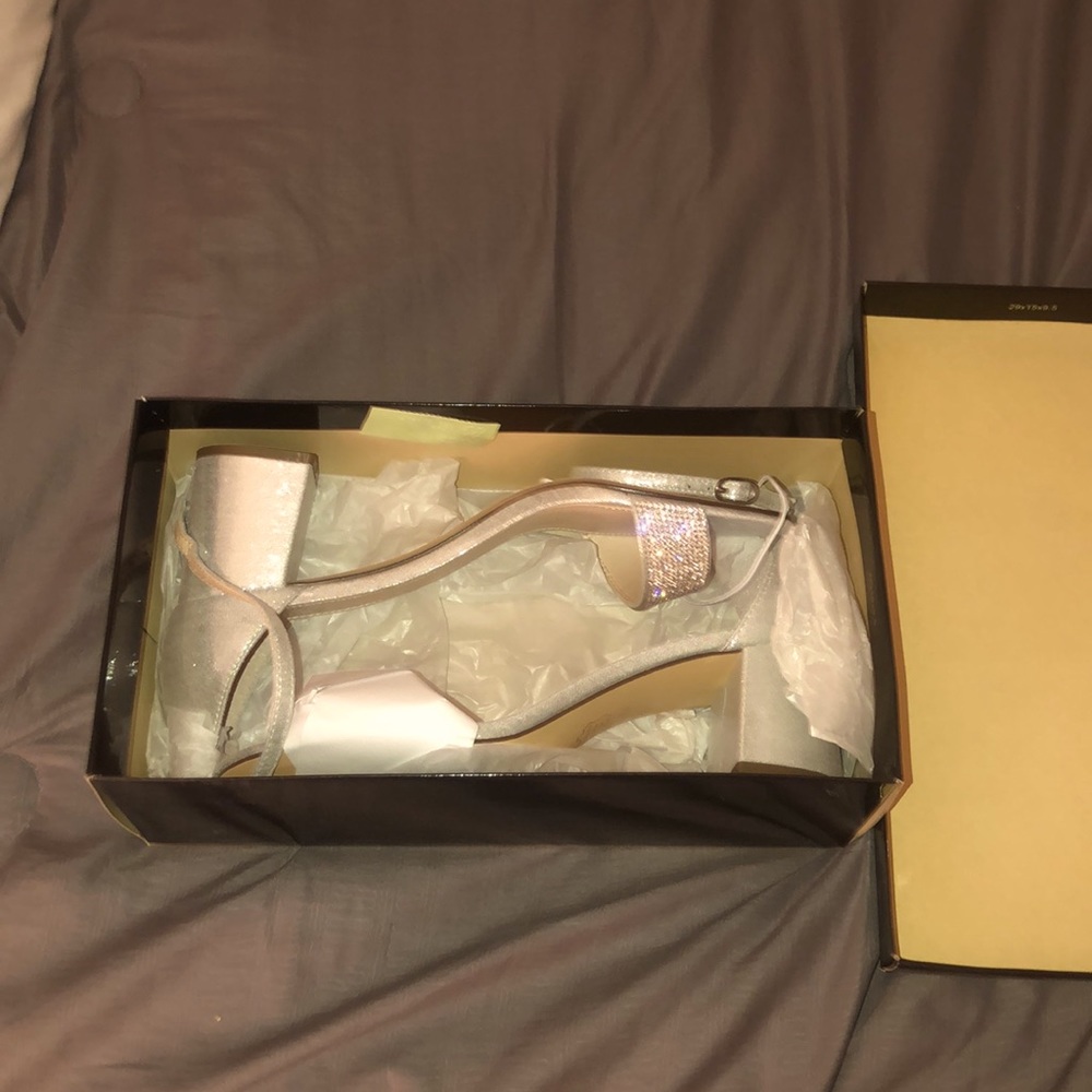 about 2 1/2 inch heel platform dress shoes